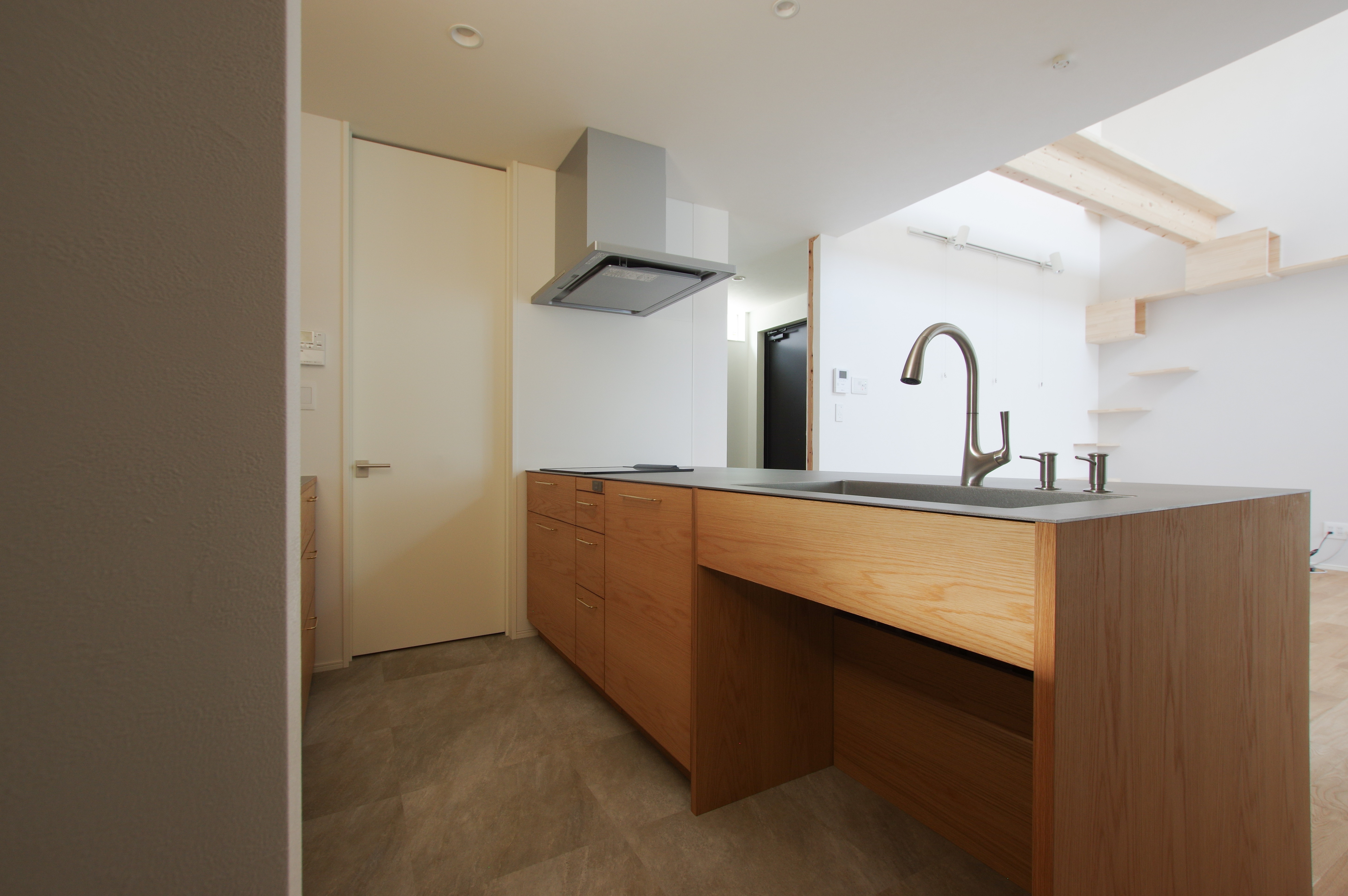 title: HOUSE 244 | Page No,257 | No.7 | sync-furniture | 株式会社 SYNC | 福岡県 家具工房 | オーダーメイドキッチン