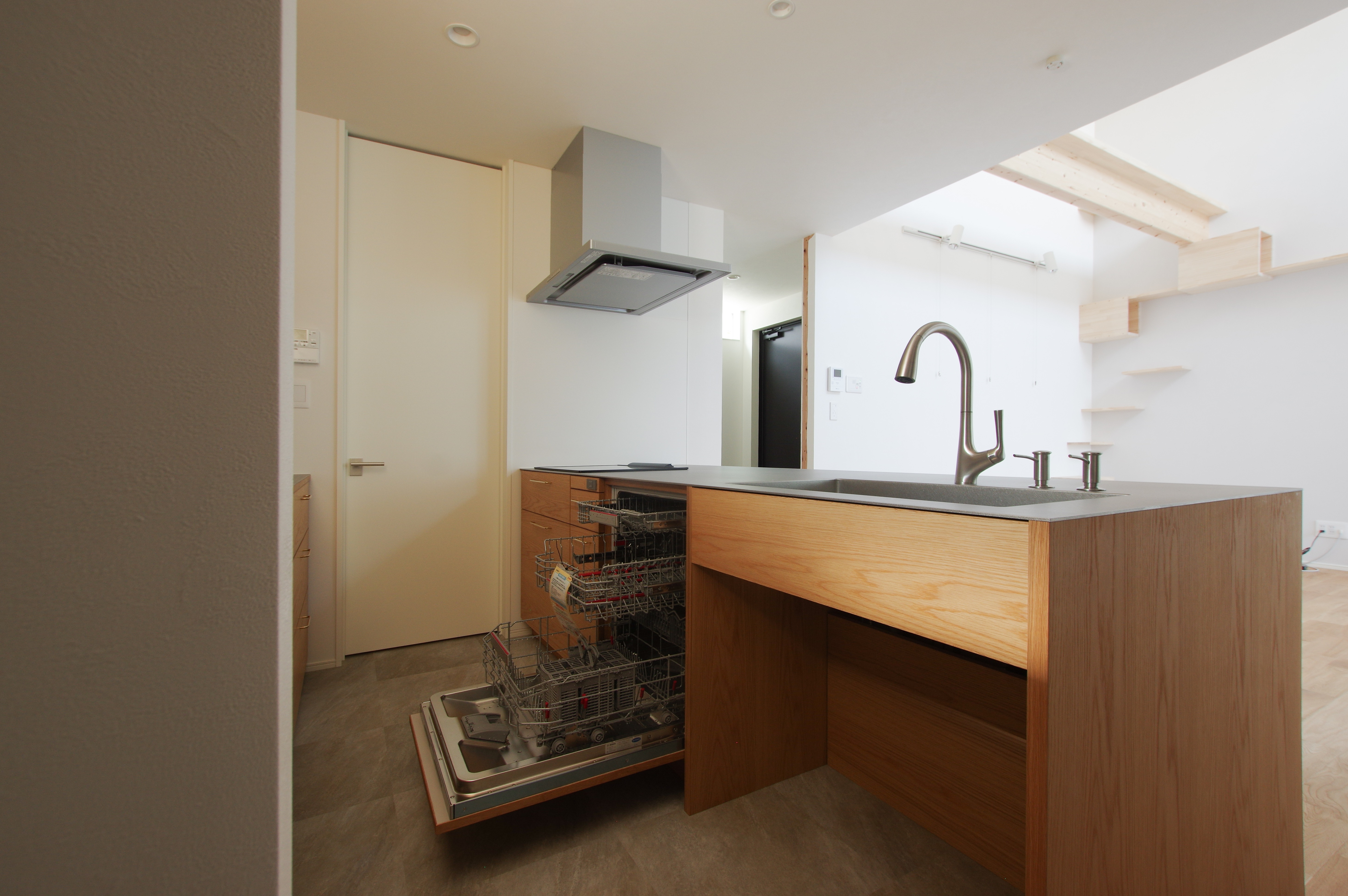 title: HOUSE 244 | Page No,257 | No.8 | sync-furniture | 株式会社 SYNC | 福岡県 家具工房 | オーダーメイドキッチン