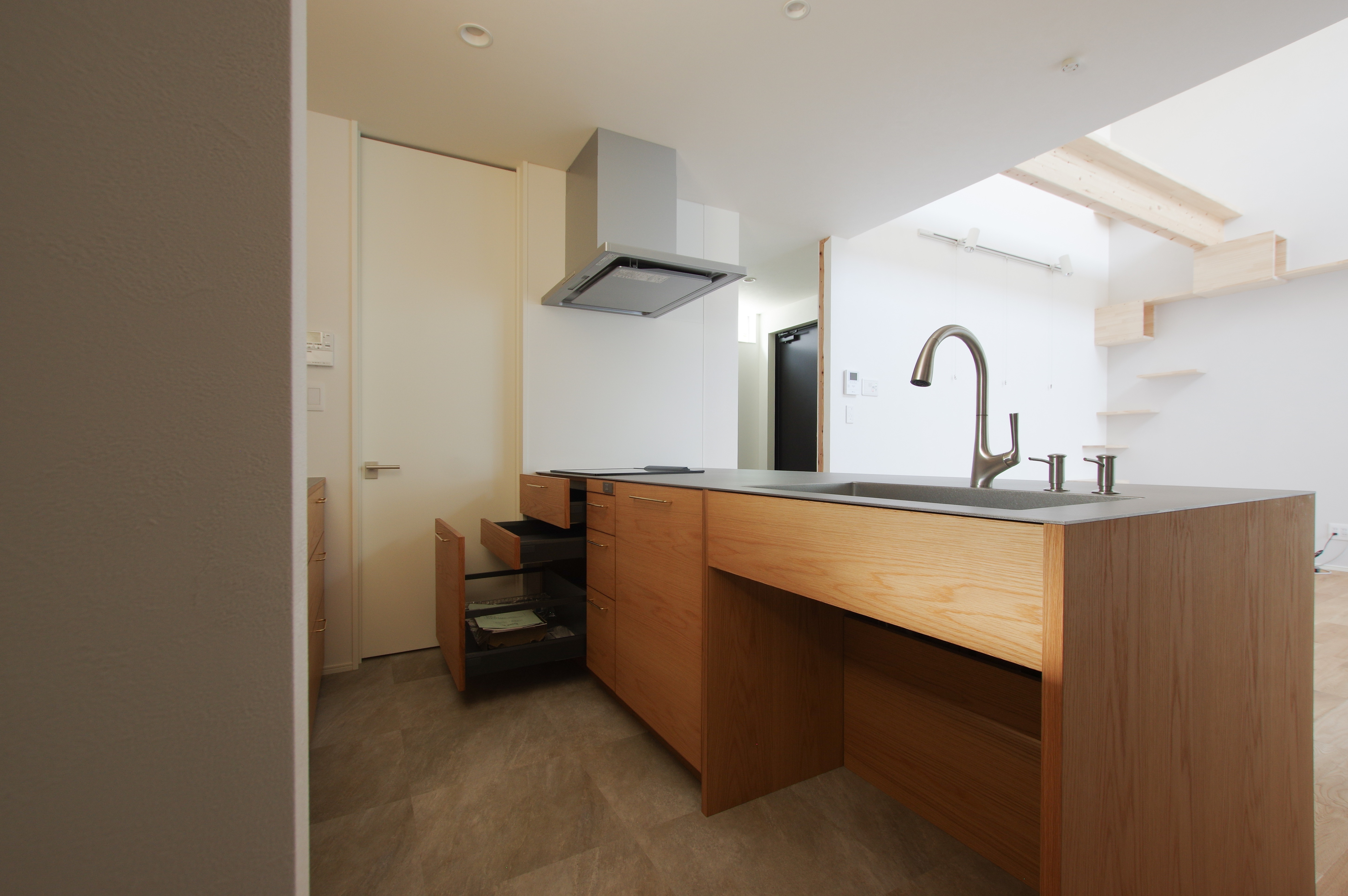 title: HOUSE 244 | Page No,257 | No.9 | sync-furniture | 株式会社 SYNC | 福岡県 家具工房 | オーダーメイドキッチン