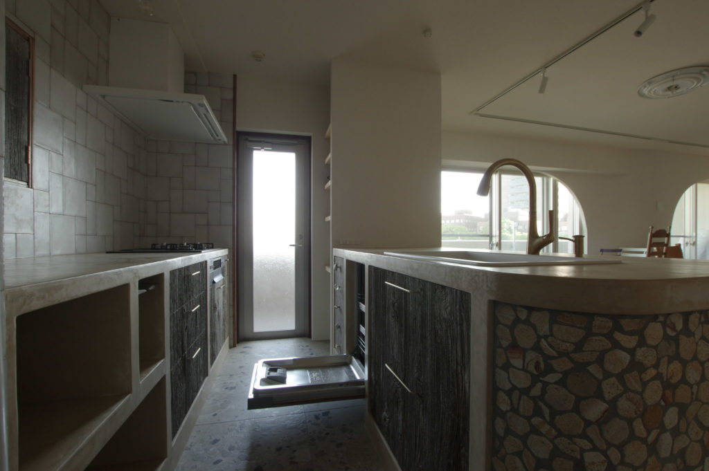 title: HOUSE 247 | Page No,260 | No.6 | sync-furniture | 株式会社 SYNC | 福岡県 家具工房 | オーダーメイドキッチン