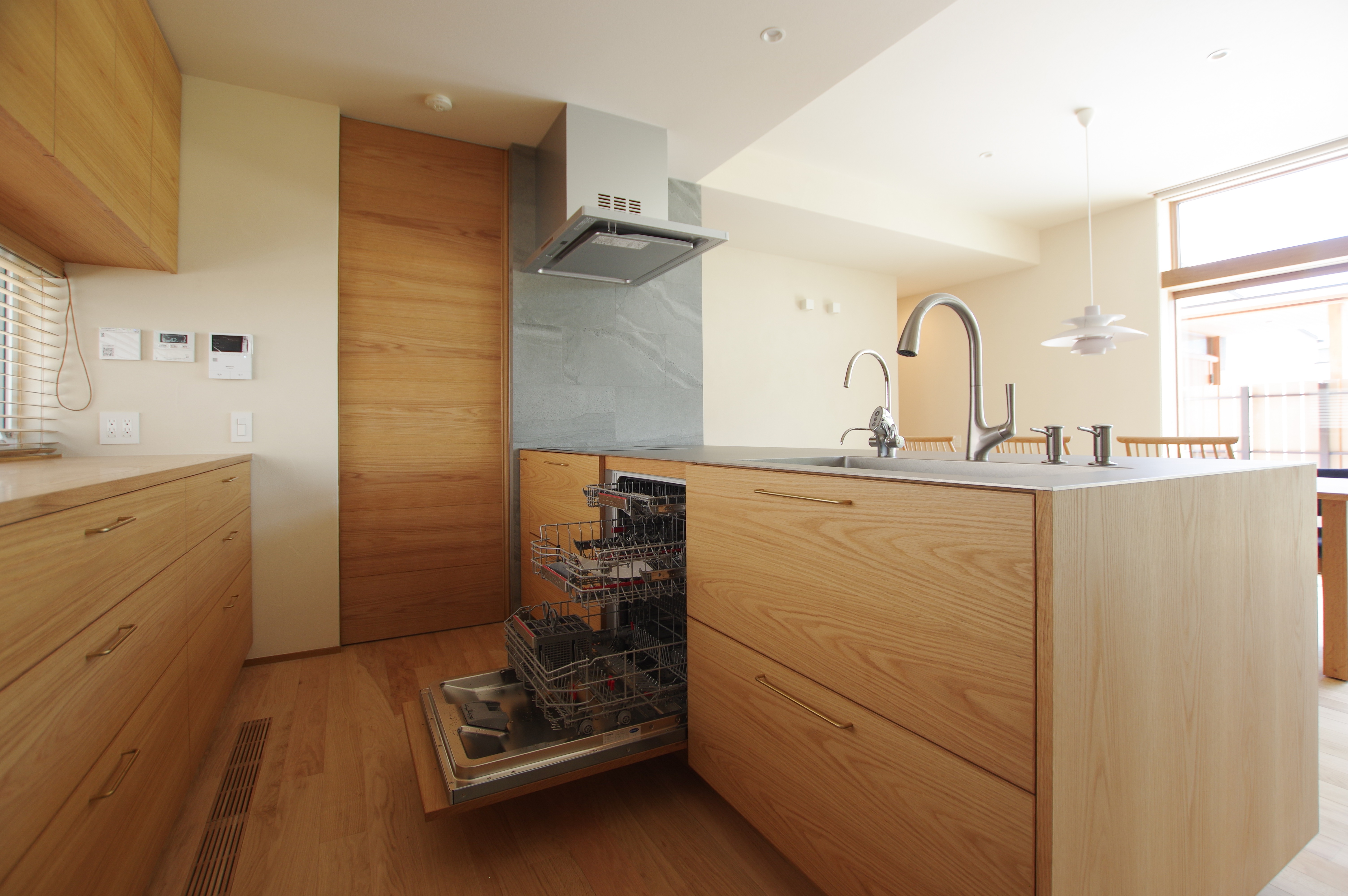 title: HOUSE 245 | Page No,258 | No.6 | sync-furniture | 株式会社 SYNC | 福岡県 家具工房 | オーダーメイドキッチン