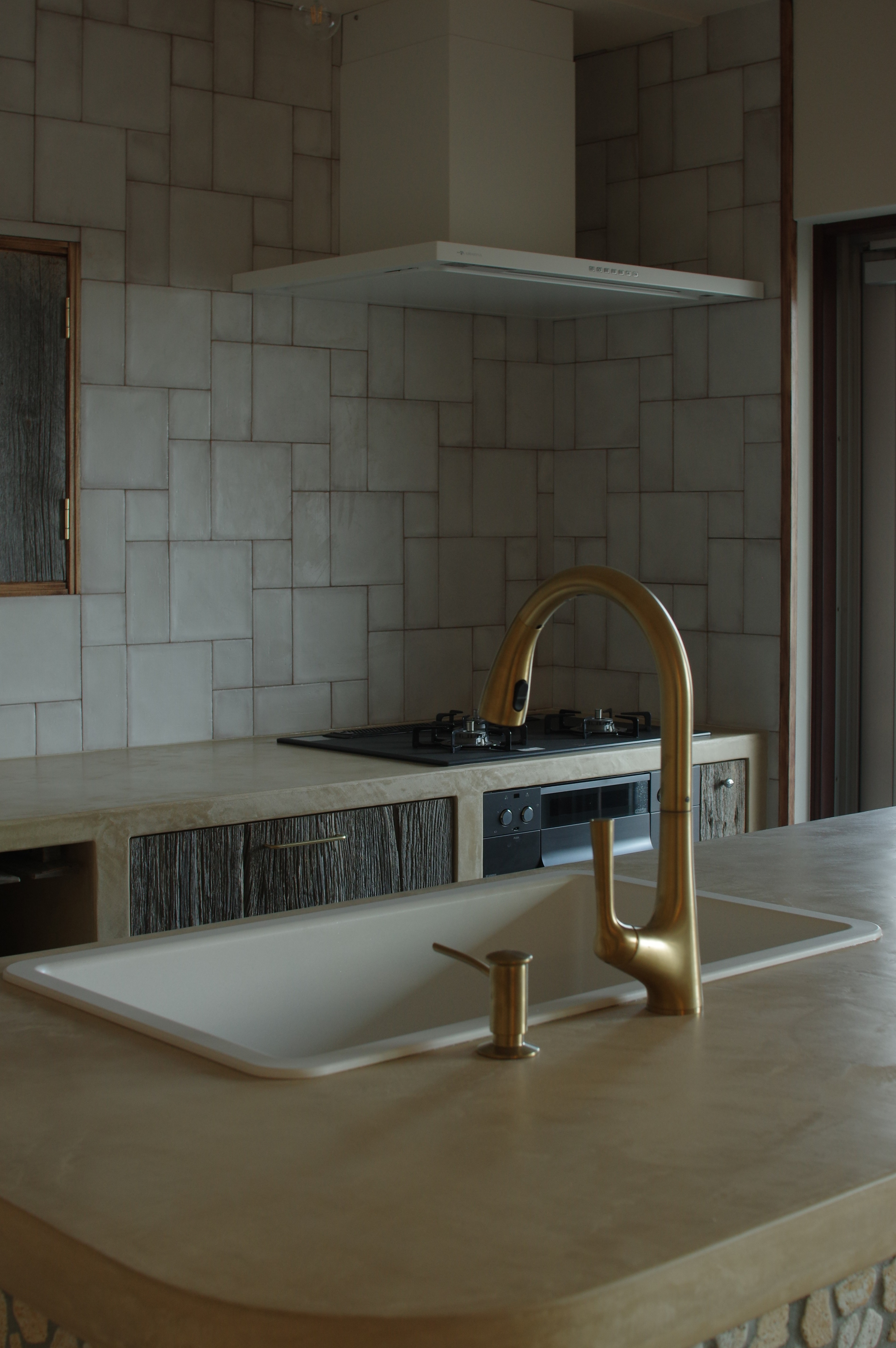 title: HOUSE 247 | Page No,260 | No.13 | sync-furniture | 株式会社 SYNC | 福岡県 家具工房 | オーダーメイドキッチン