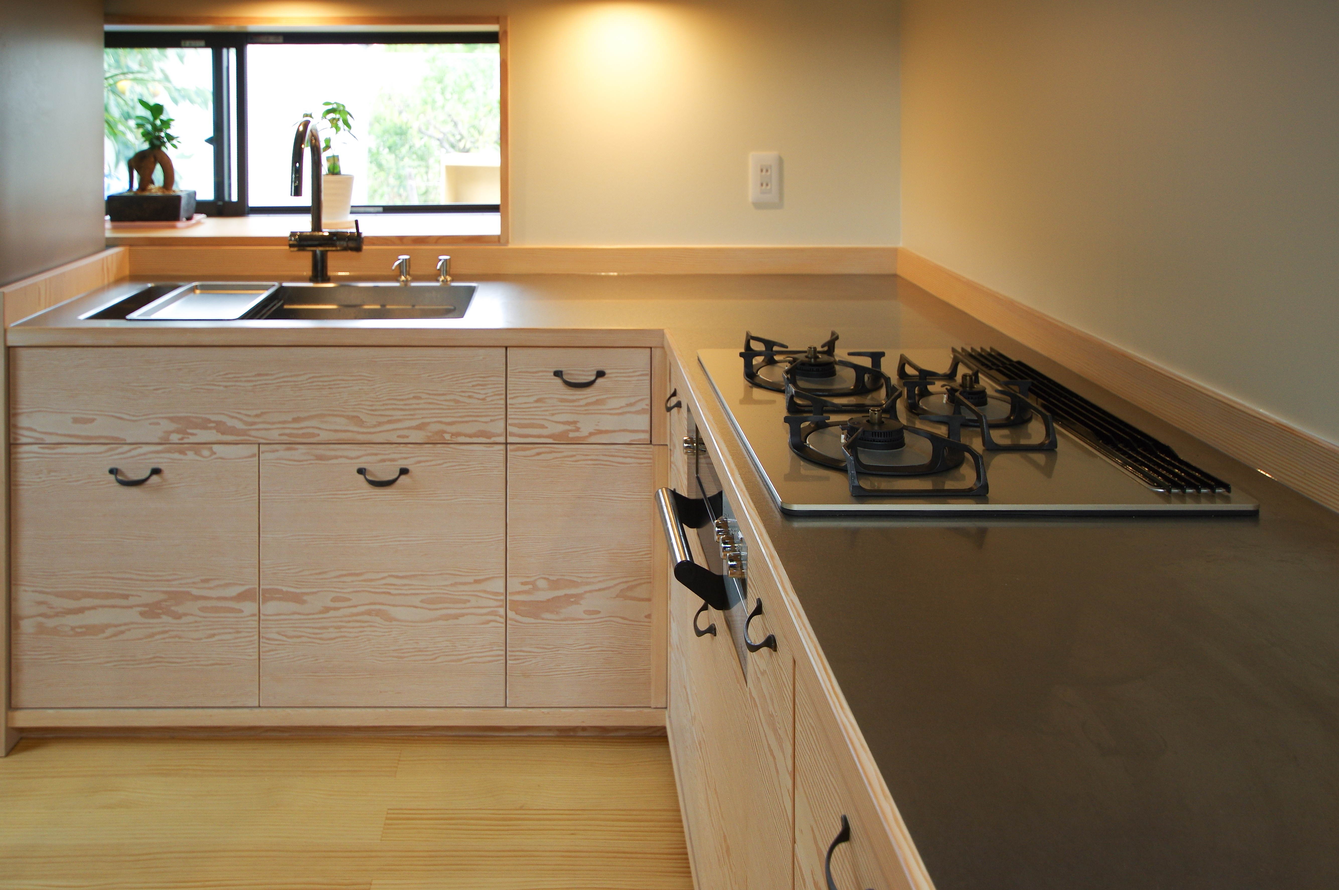 title: HOUSE 252 | Page No,265 | No.5 | sync-furniture | 株式会社 SYNC | 福岡県 家具工房 | オーダーメイドキッチン