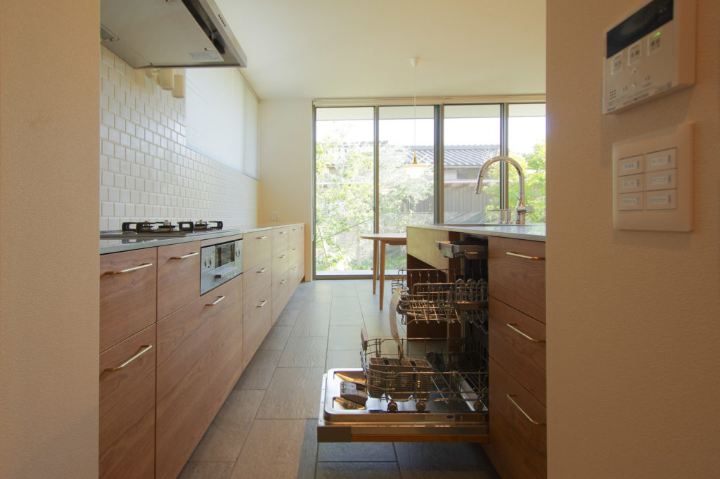 title: HOUSE 254 | Page No,267 | No.4 | sync-furniture | 株式会社 SYNC | 福岡県 家具工房 | オーダーメイドキッチン