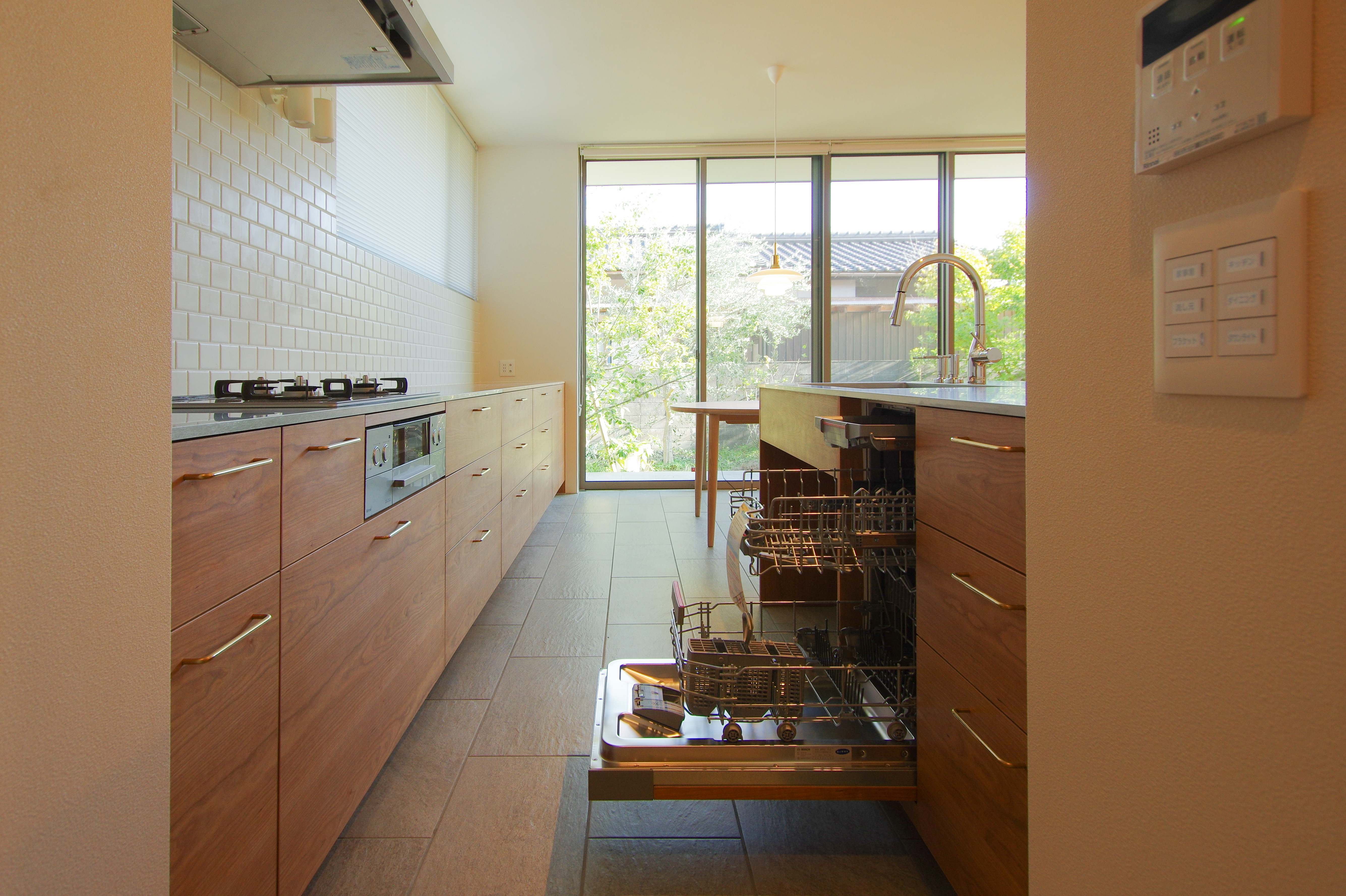 title: HOUSE 254 | Page No,267 | No.5 | sync-furniture | 株式会社 SYNC | 福岡県 家具工房 | オーダーメイドキッチン