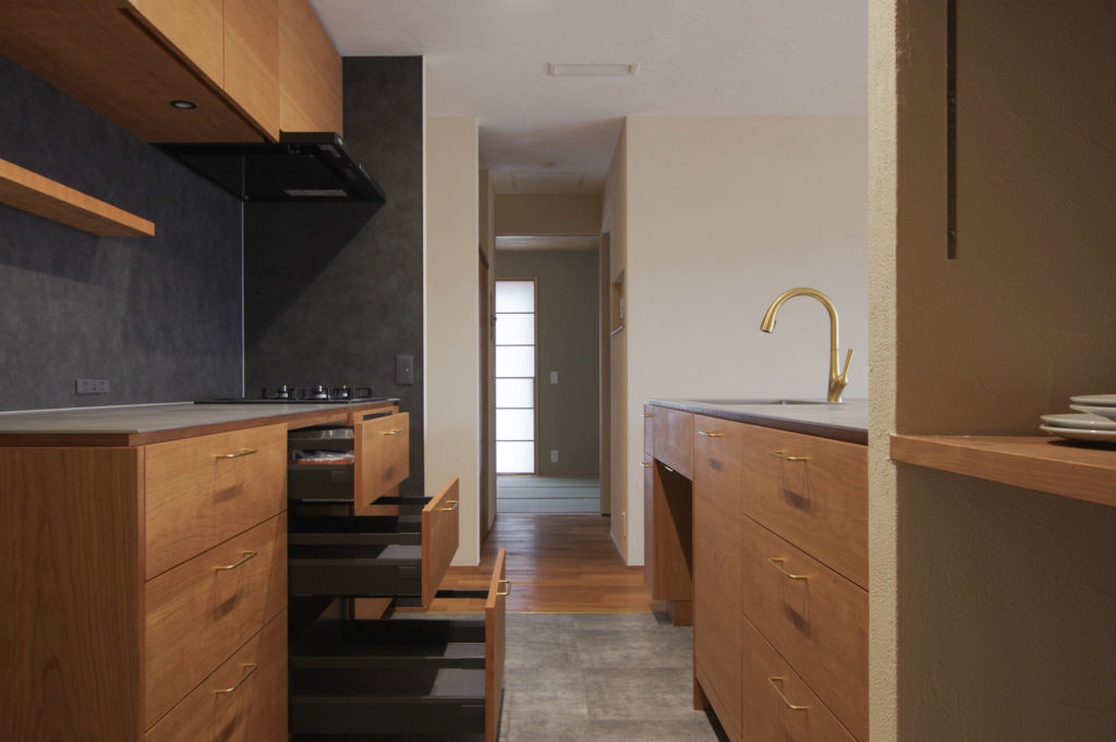 title: HOUSE 257 | Page No,270 | No.7 | sync-furniture | 株式会社 SYNC | 福岡県 家具工房 | オーダーメイドキッチン