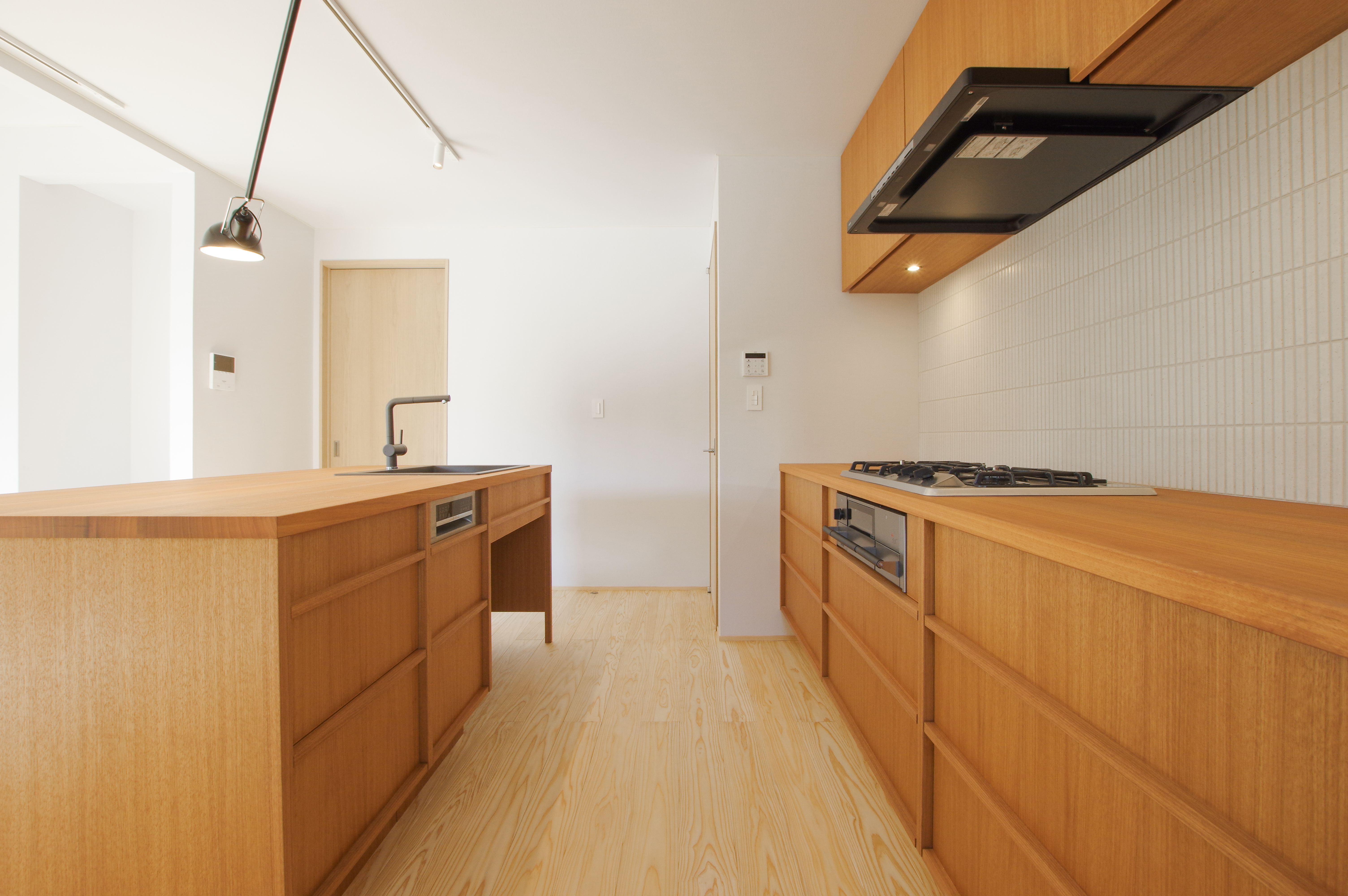title: HOUSE 256 | Page No,269 | No.3 | sync-furniture | 株式会社 SYNC | 福岡県 家具工房 | オーダーメイドキッチン