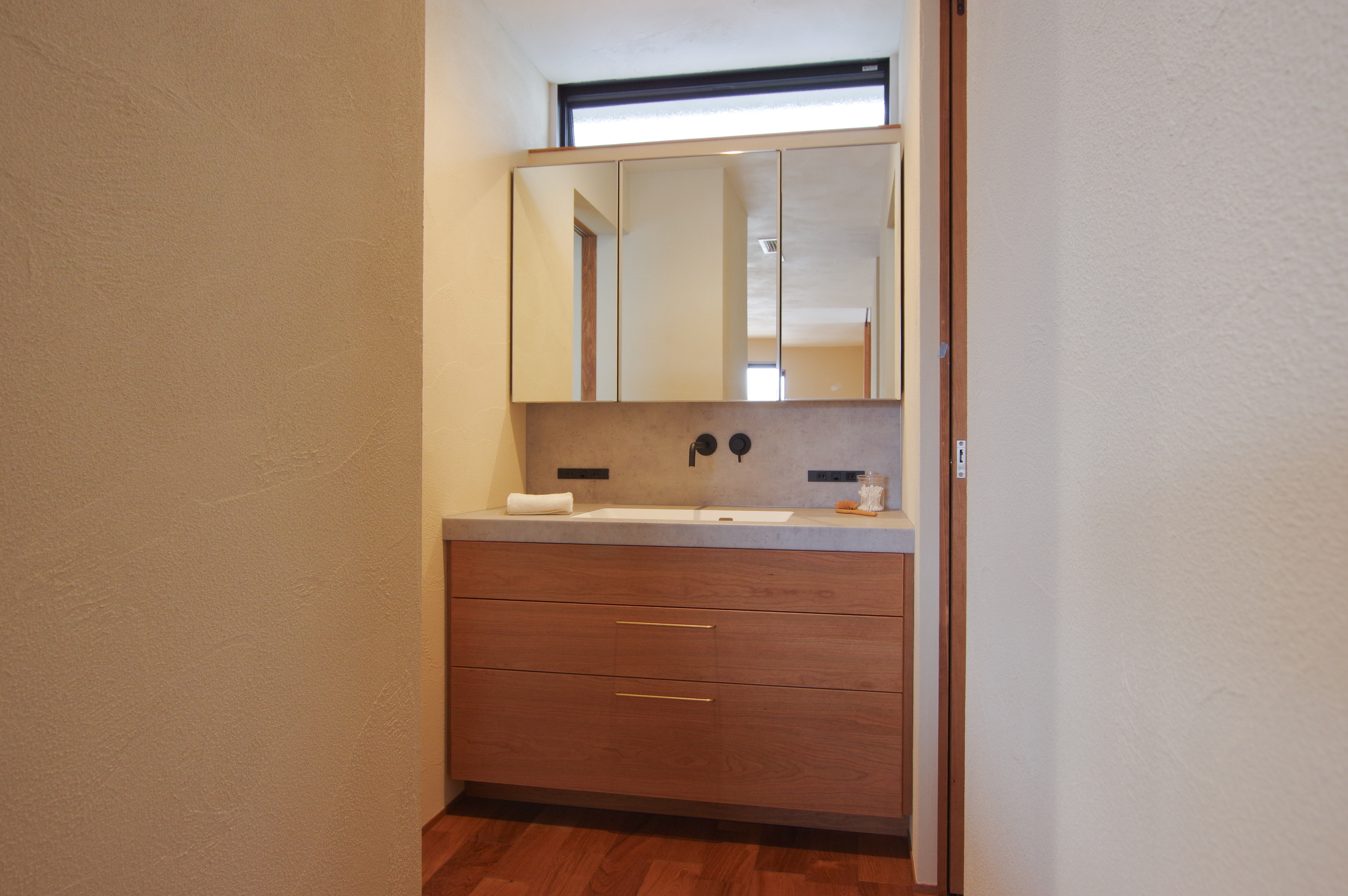 title: HOUSE 257 | Page No,270 | No.9 | sync-furniture | 株式会社 SYNC | 福岡県 家具工房 | オーダーメイドキッチン