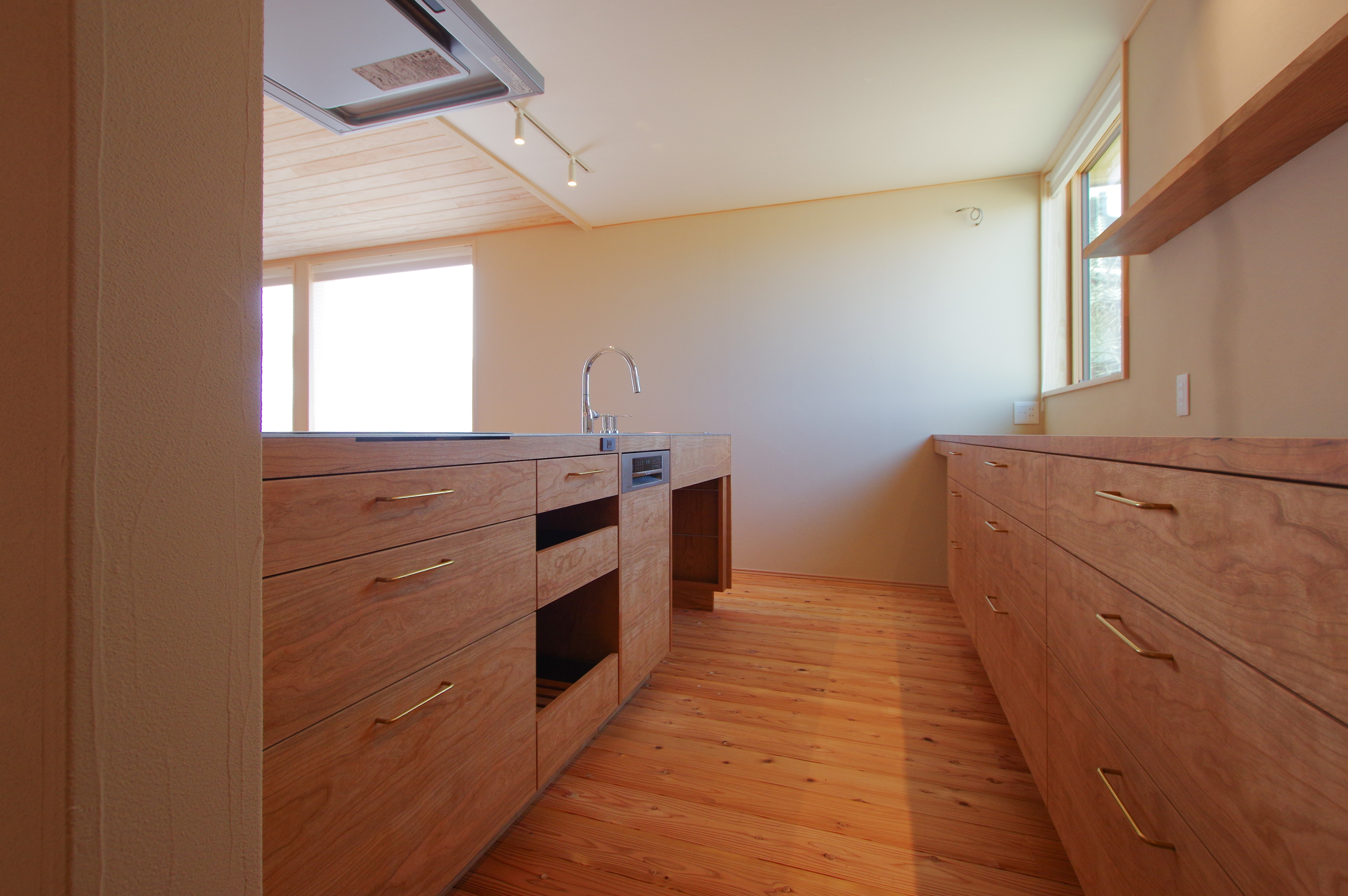 title: HOUSE 259 | Page No,272 | No.4 | sync-furniture | 株式会社 SYNC | 福岡県 家具工房 | オーダーメイドキッチン