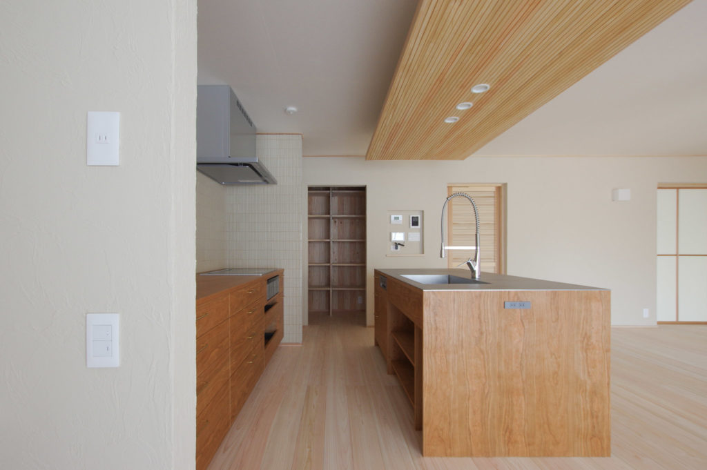 title: HOUSE 261 | Page No,274 | No.4 | sync-furniture | 株式会社 SYNC | 福岡県 家具工房 | オーダーメイドキッチン