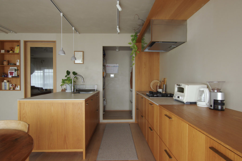 title: HOUSE 262 | Page No,275 | No.6 | sync-furniture | 株式会社 SYNC | 福岡県 家具工房 | オーダーメイドキッチン