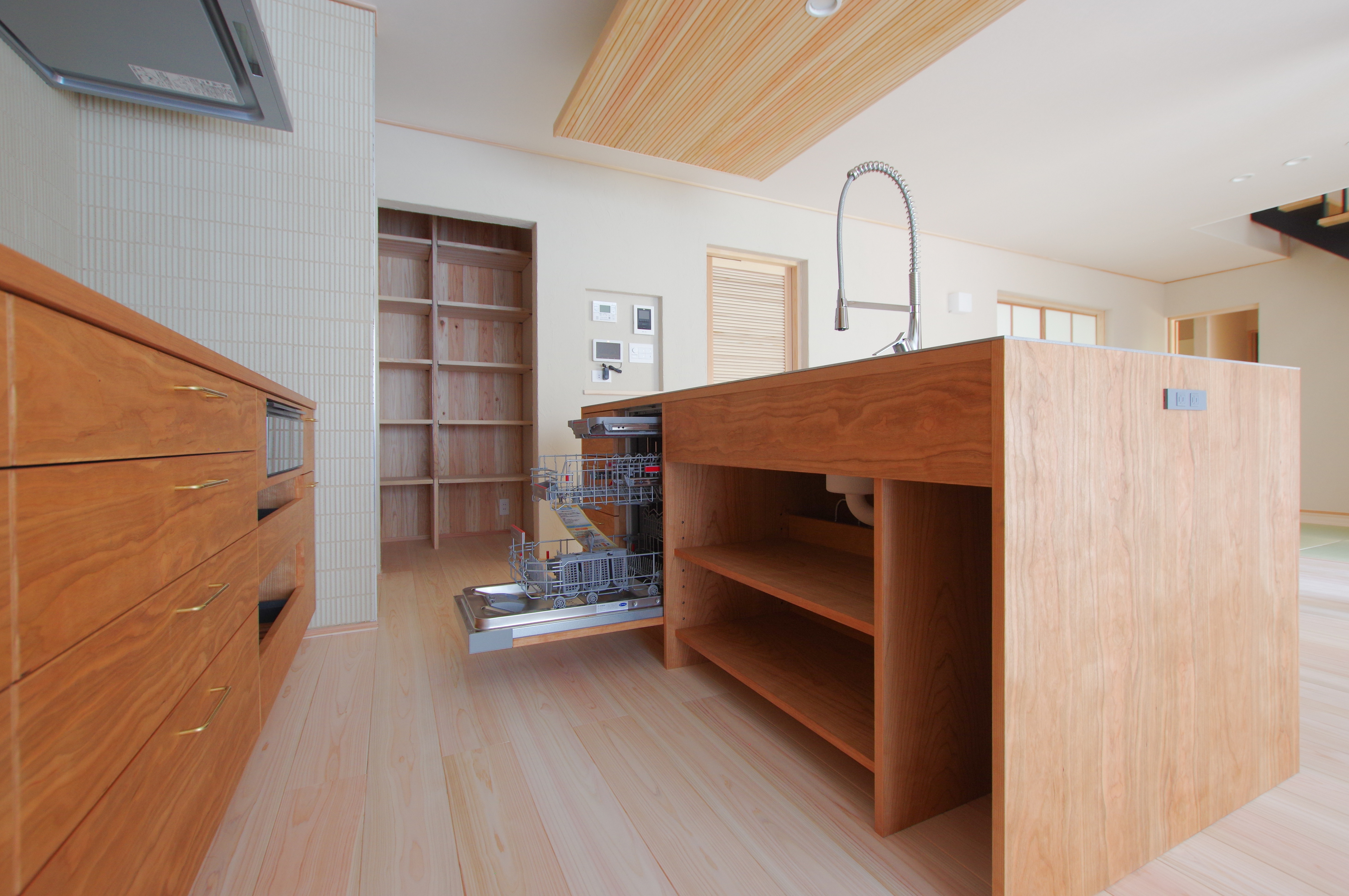 title: HOUSE 261 | Page No,274 | No.10 | sync-furniture | 株式会社 SYNC | 福岡県 家具工房 | オーダーメイドキッチン