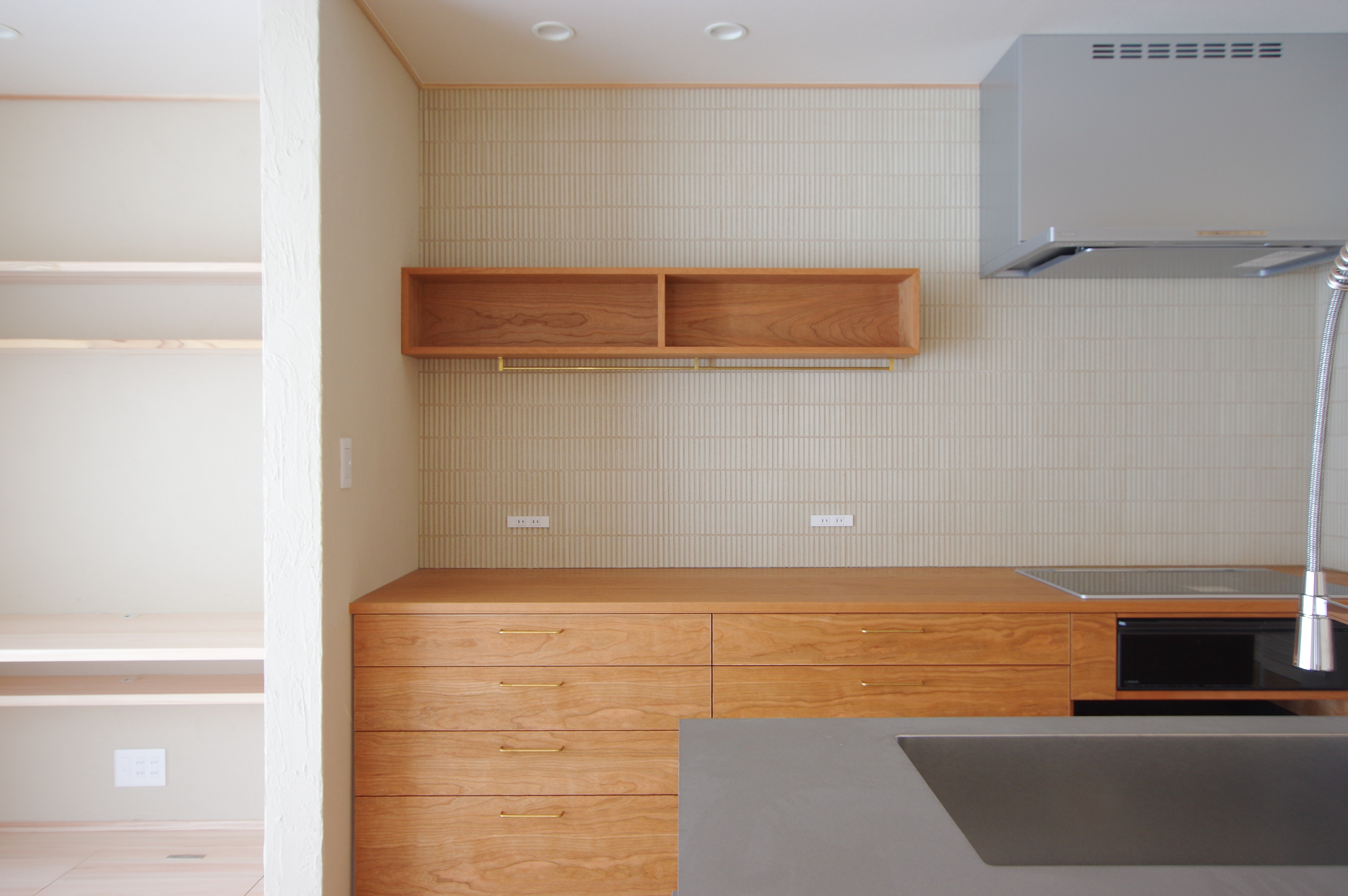 title: HOUSE 261 | Page No,274 | No.4 | sync-furniture | 株式会社 SYNC | 福岡県 家具工房 | オーダーメイドキッチン