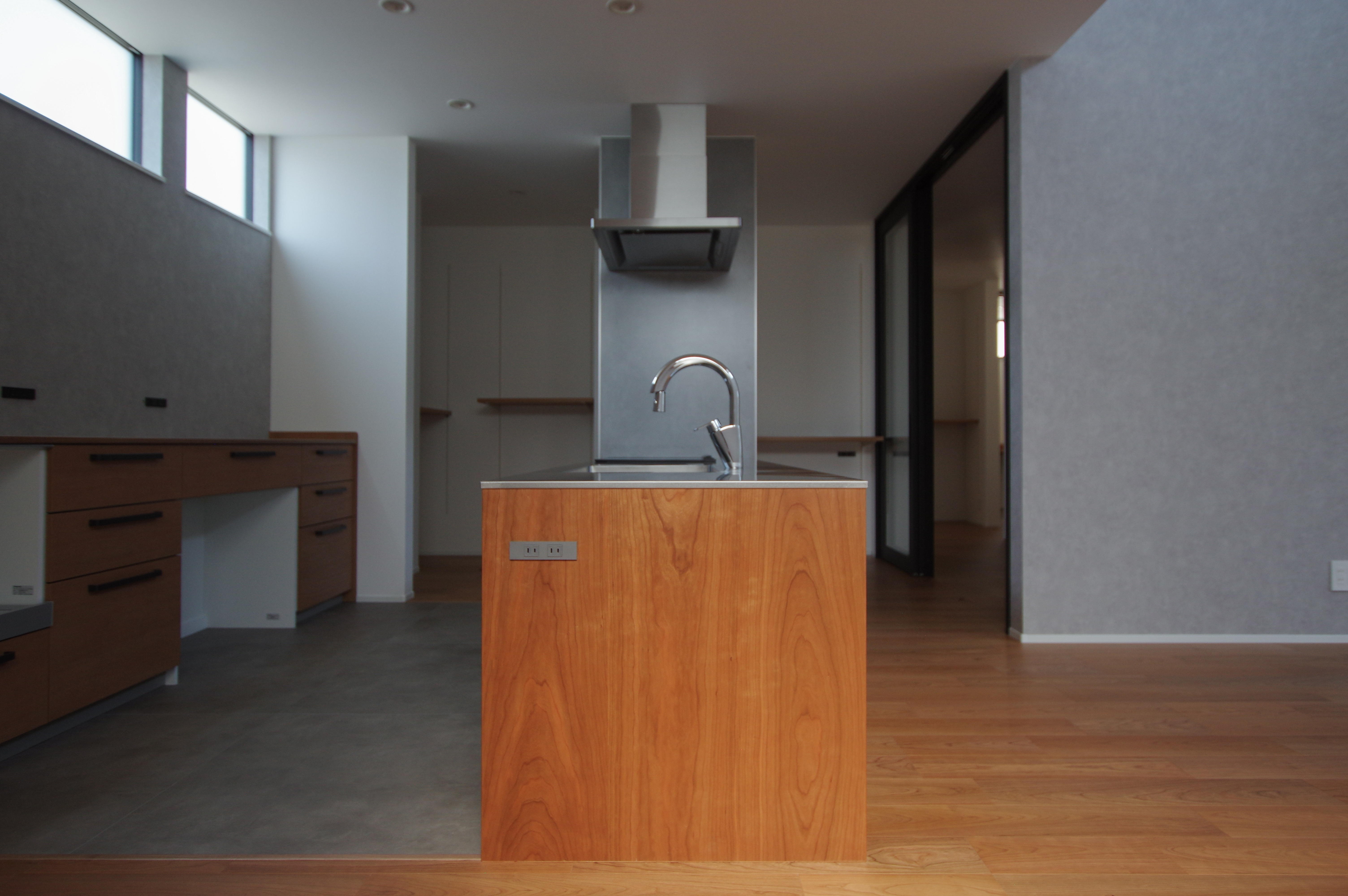 title: HOUSE 266 | Page No,282 | No.4 | sync-furniture | 株式会社 SYNC | 福岡県 家具工房 | オーダーメイドキッチン