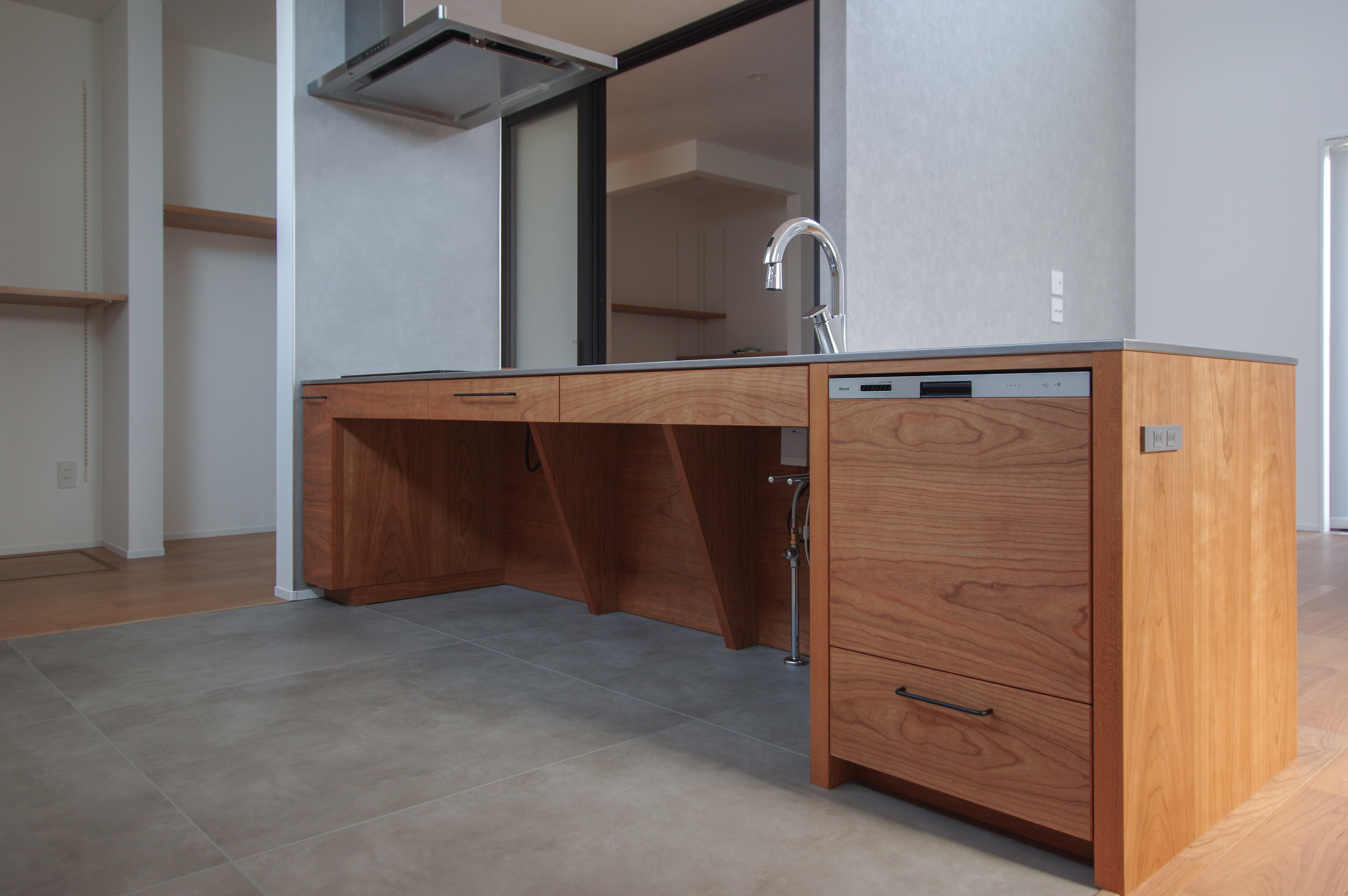 title: HOUSE 266 | Page No,282 | No.5 | sync-furniture | 株式会社 SYNC | 福岡県 家具工房 | オーダーメイドキッチン