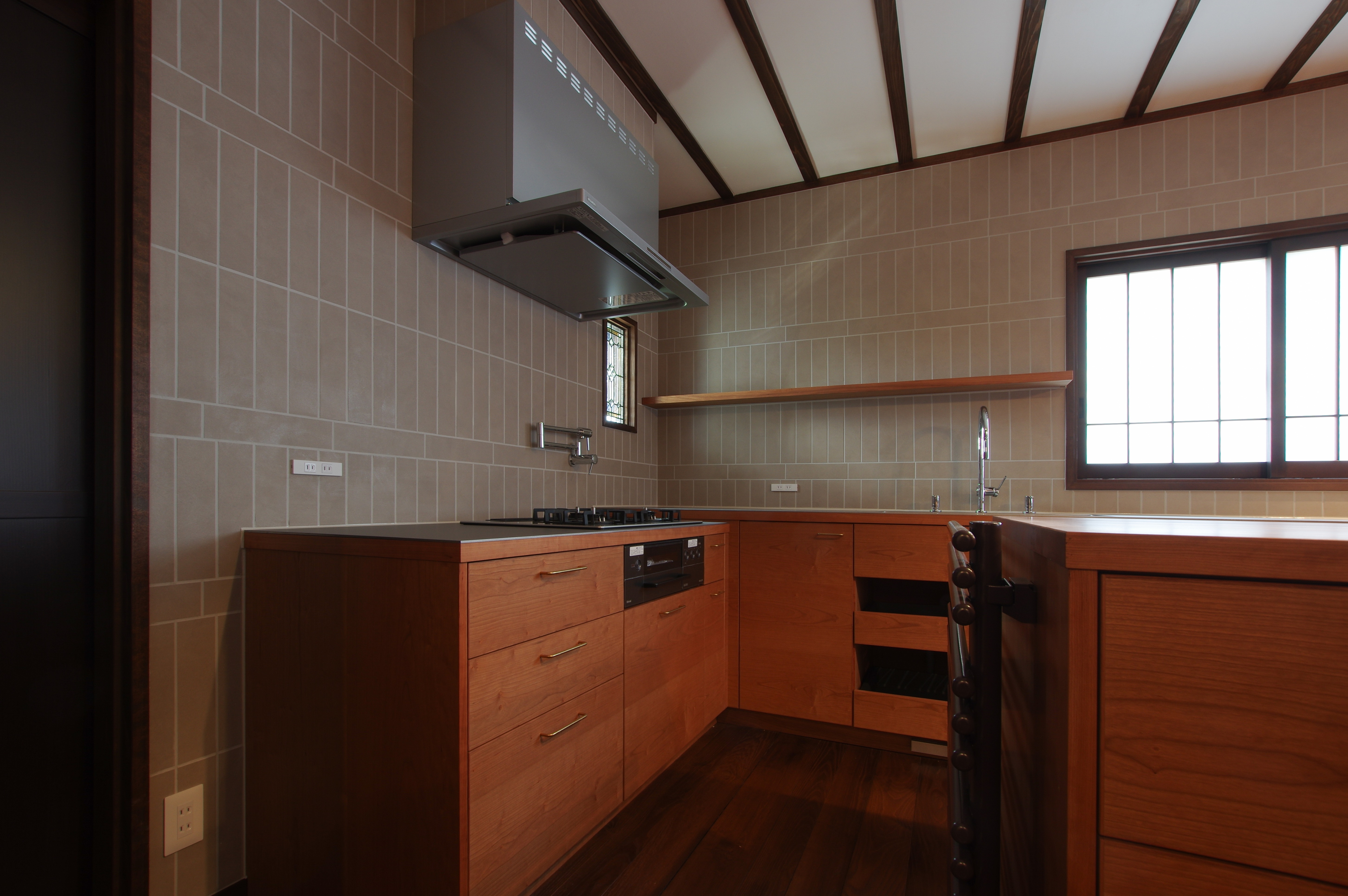 title: HOUSE 268 | Page No,285 | No.5 | sync-furniture | 株式会社 SYNC | 福岡県 家具工房 | オーダーメイドキッチン