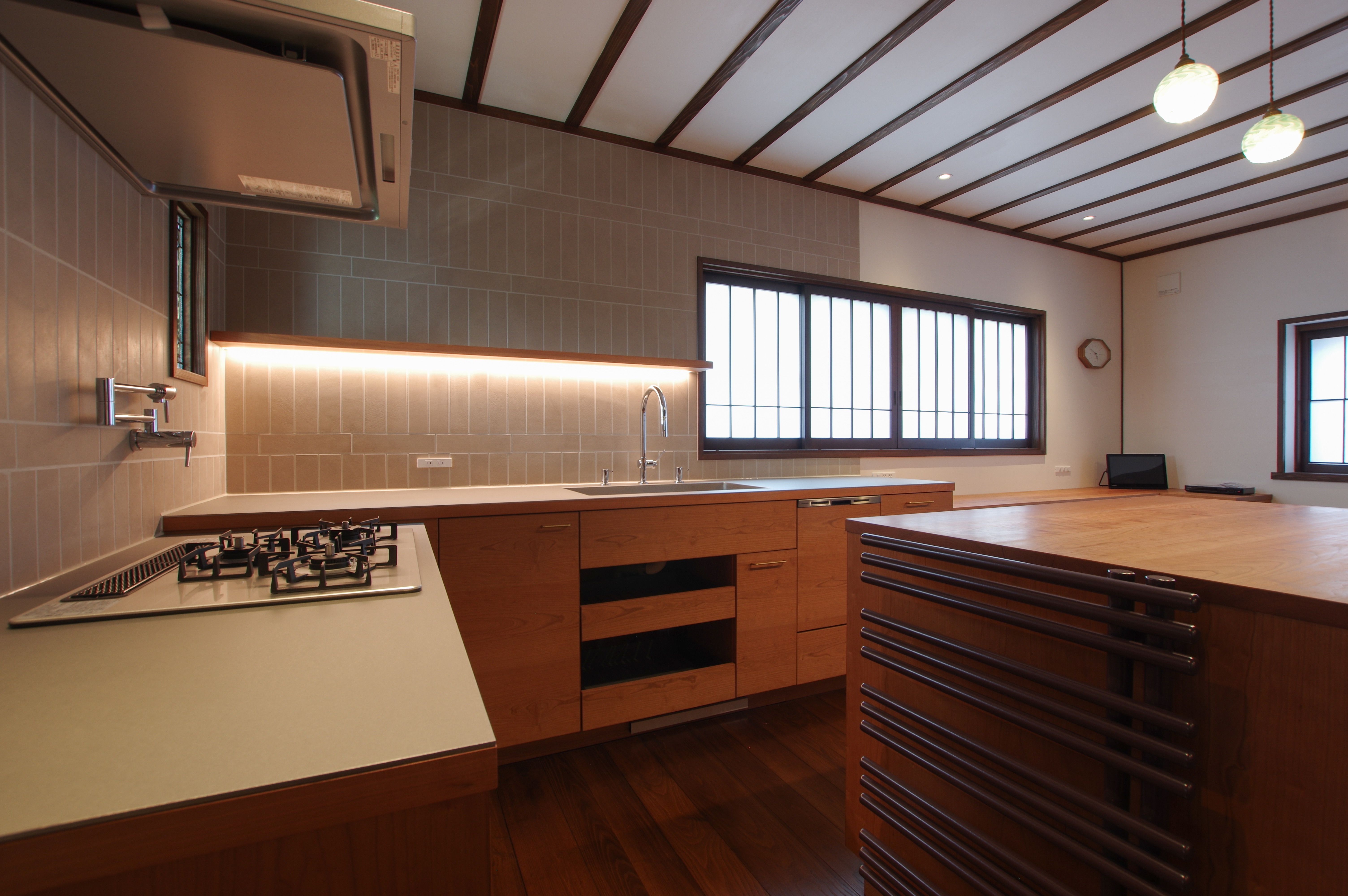 title: HOUSE 268 | Page No,285 | No.4 | sync-furniture | 株式会社 SYNC | 福岡県 家具工房 | オーダーメイドキッチン