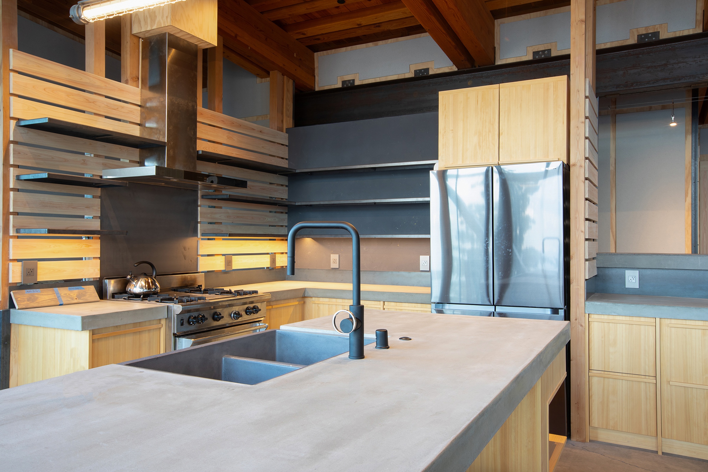 title: HOUSE 273 | Page No,292 | No.2 | sync-furniture | 株式会社 SYNC | 福岡県 家具工房 | オーダーメイドキッチン