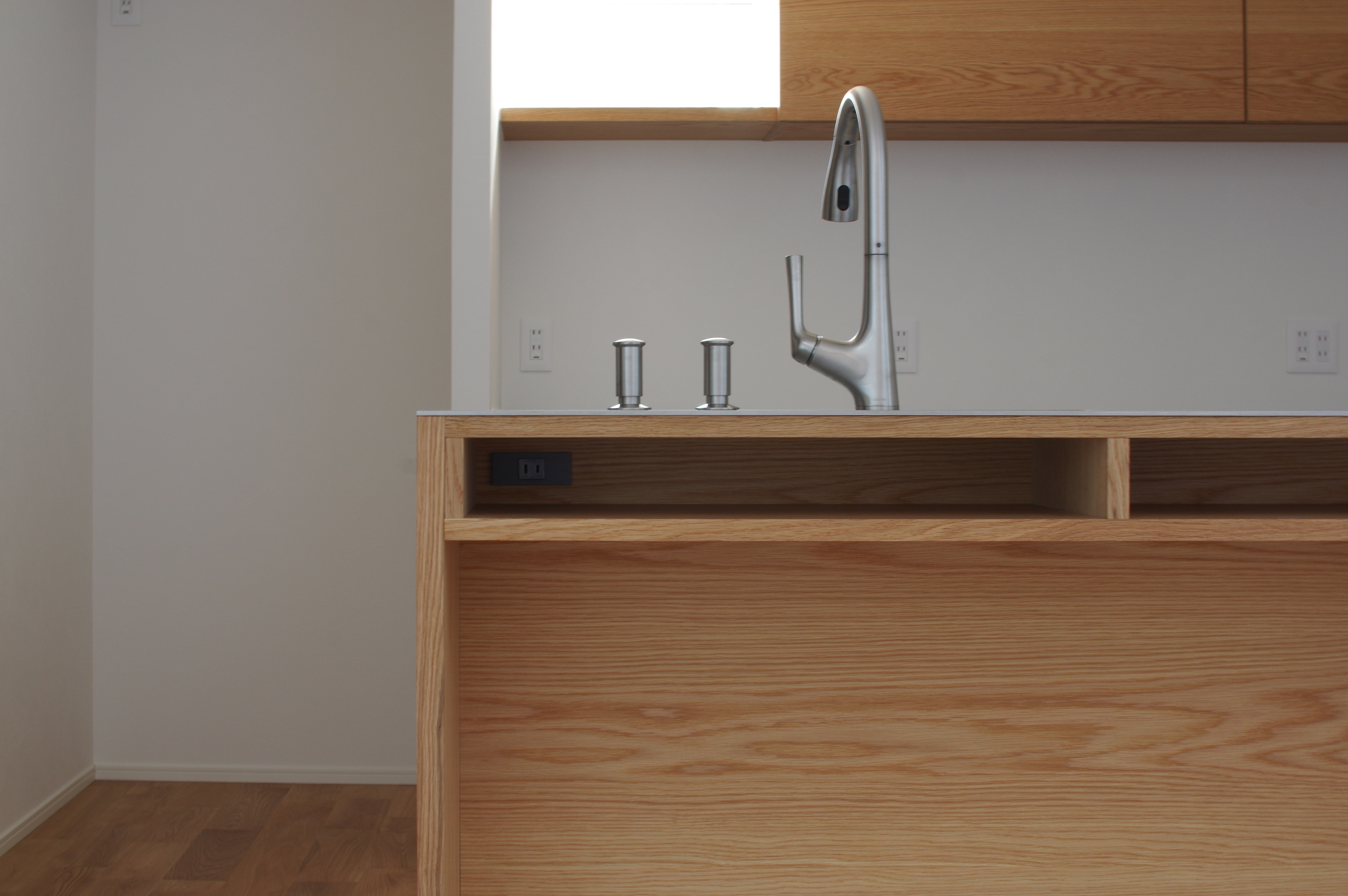 title: コンセントの配置 | Page No,298 | No.8 | sync-furniture | 株式会社 SYNC | 福岡県 家具工房 | オーダーメイドキッチン