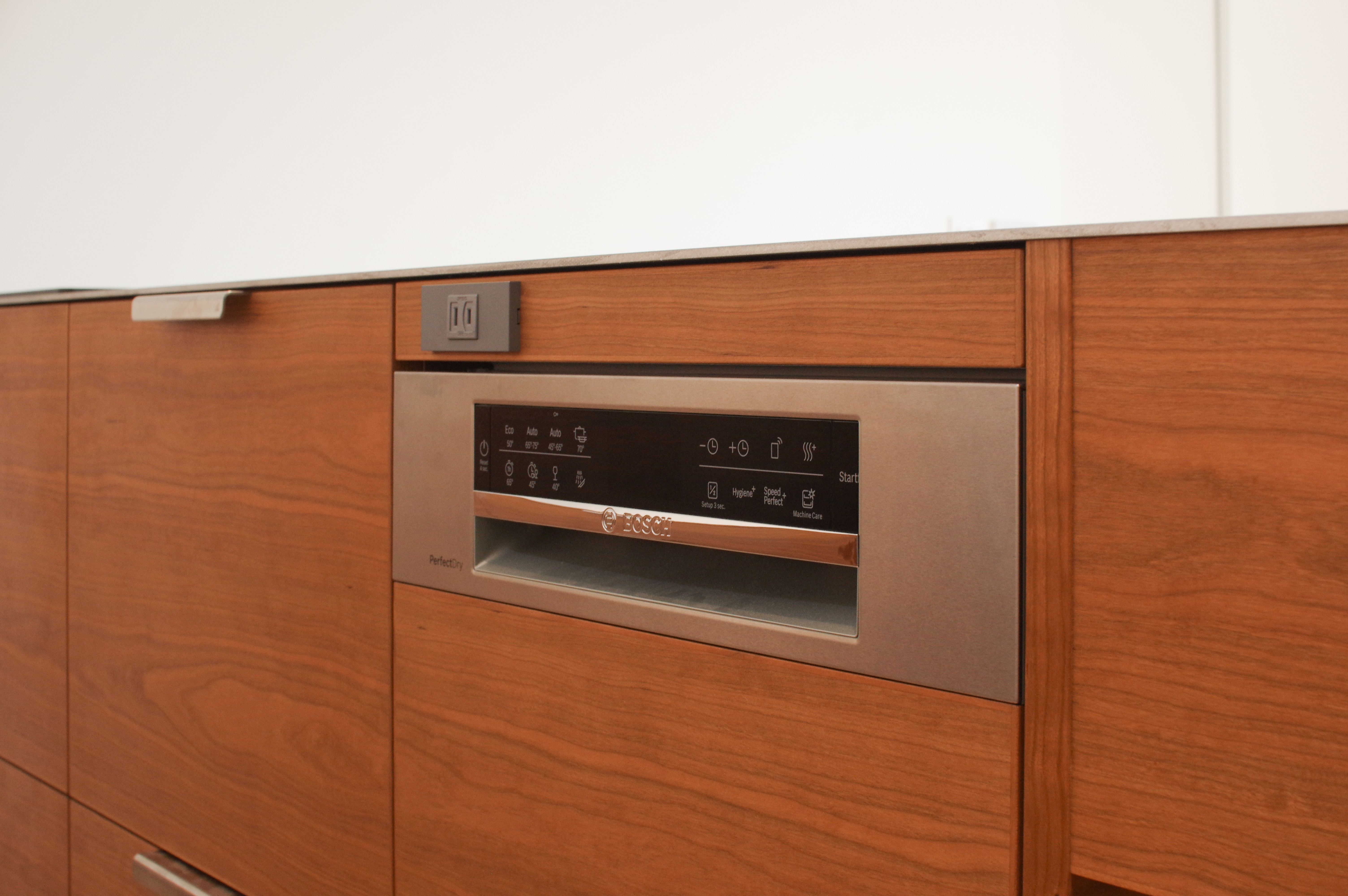 title: コンセントの配置 | Page No,298 | No.10 | sync-furniture | 株式会社 SYNC | 福岡県 家具工房 | オーダーメイドキッチン