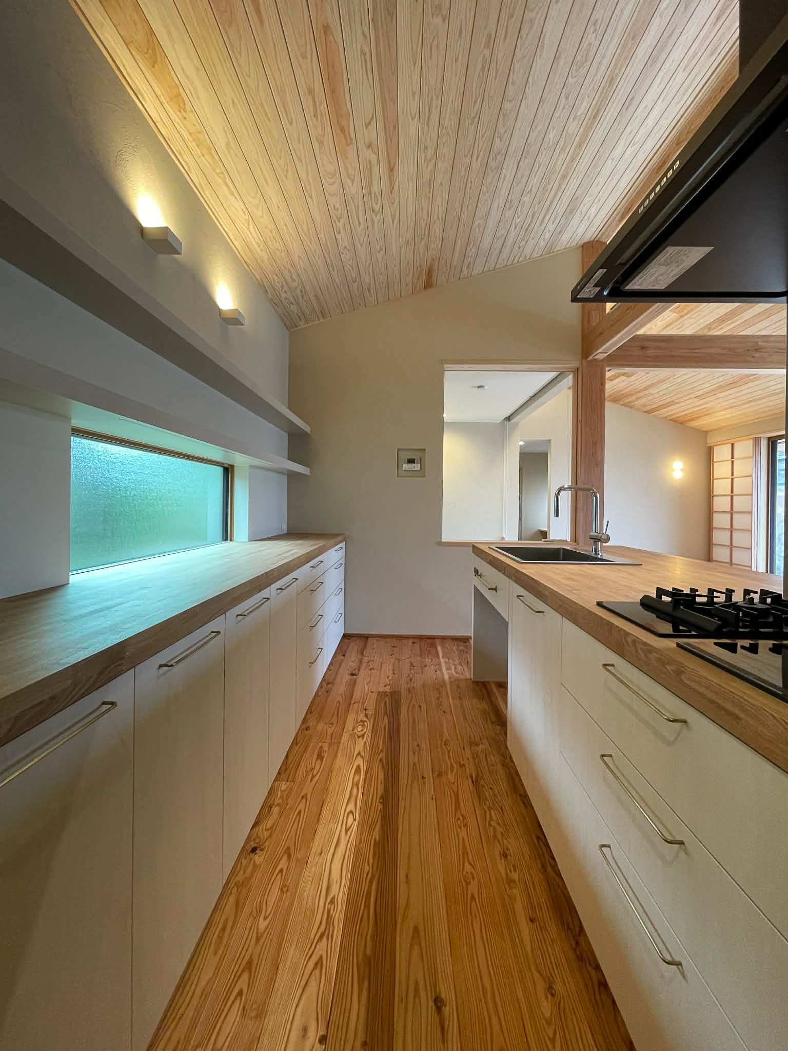 title: HOUSE 277 | Page No,299 | No.4 | sync-furniture | 株式会社 SYNC | 福岡県 家具工房 | オーダーメイドキッチン