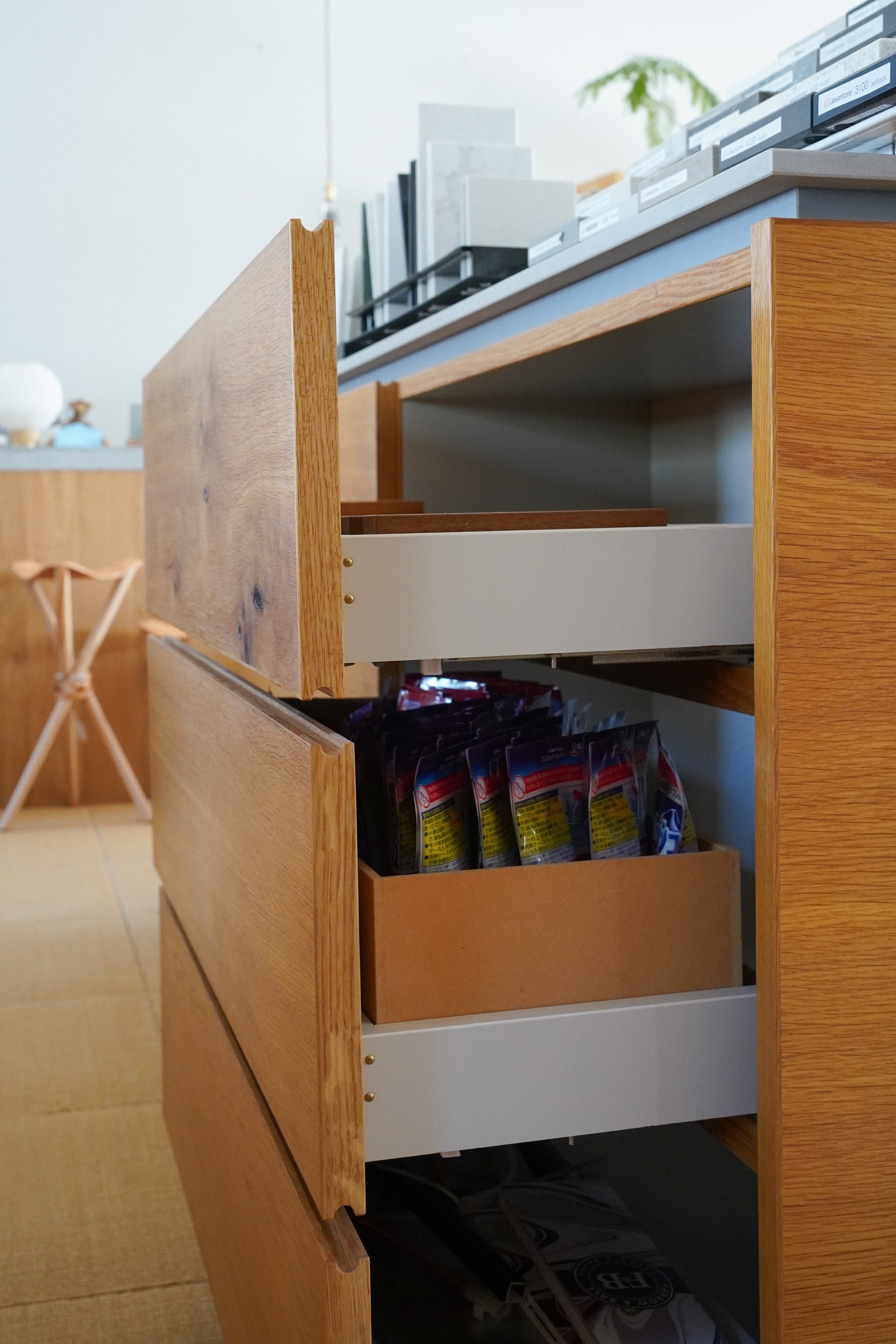 title: 取っ手の種類 | Page No,301 | No.35 | sync-furniture | 株式会社 SYNC | 福岡県 家具工房 | オーダーメイドキッチン