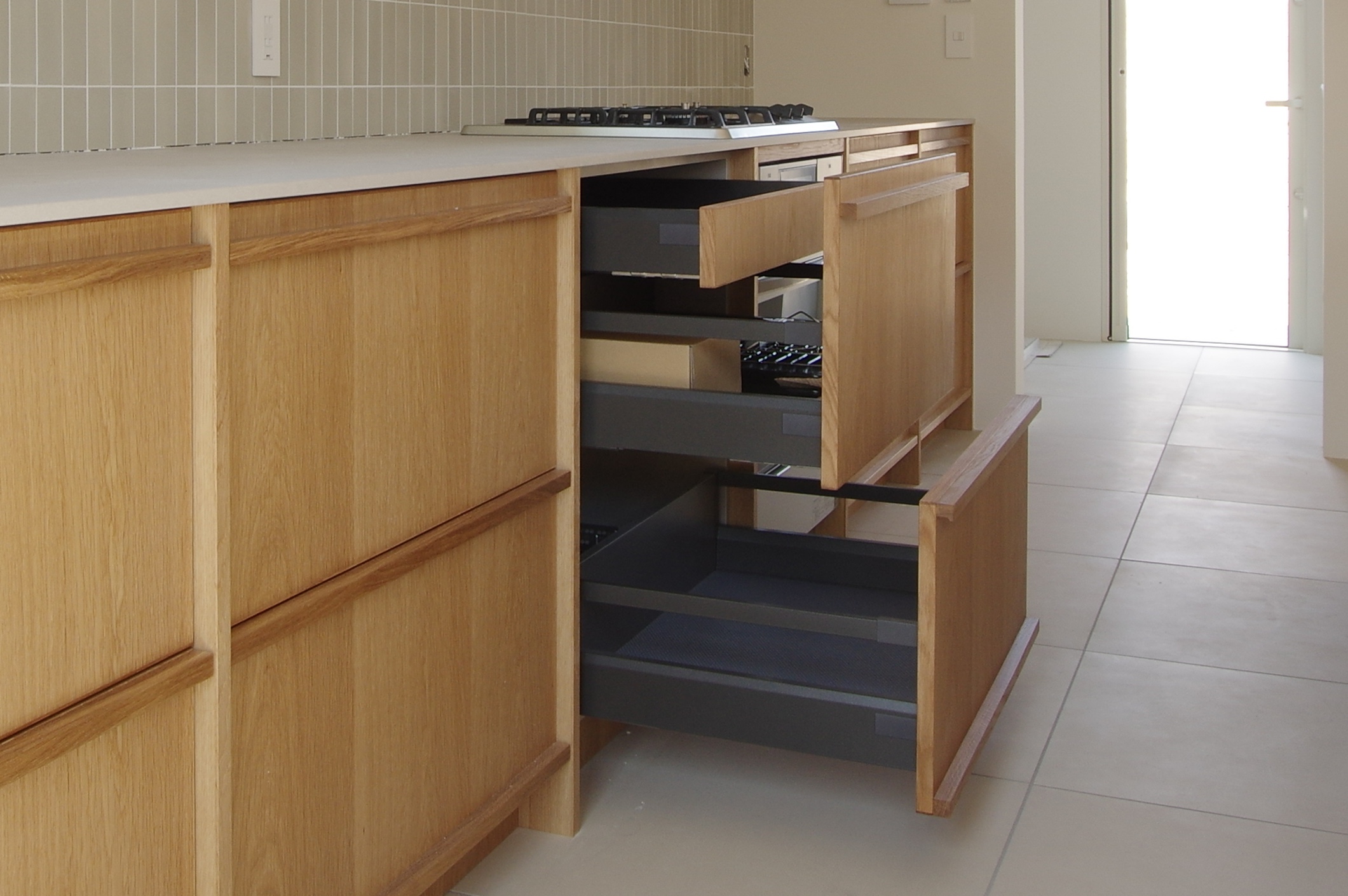 title: 取っ手の種類 | Page No,301 | No.30 | sync-furniture | 株式会社 SYNC | 福岡県 家具工房 | オーダーメイドキッチン