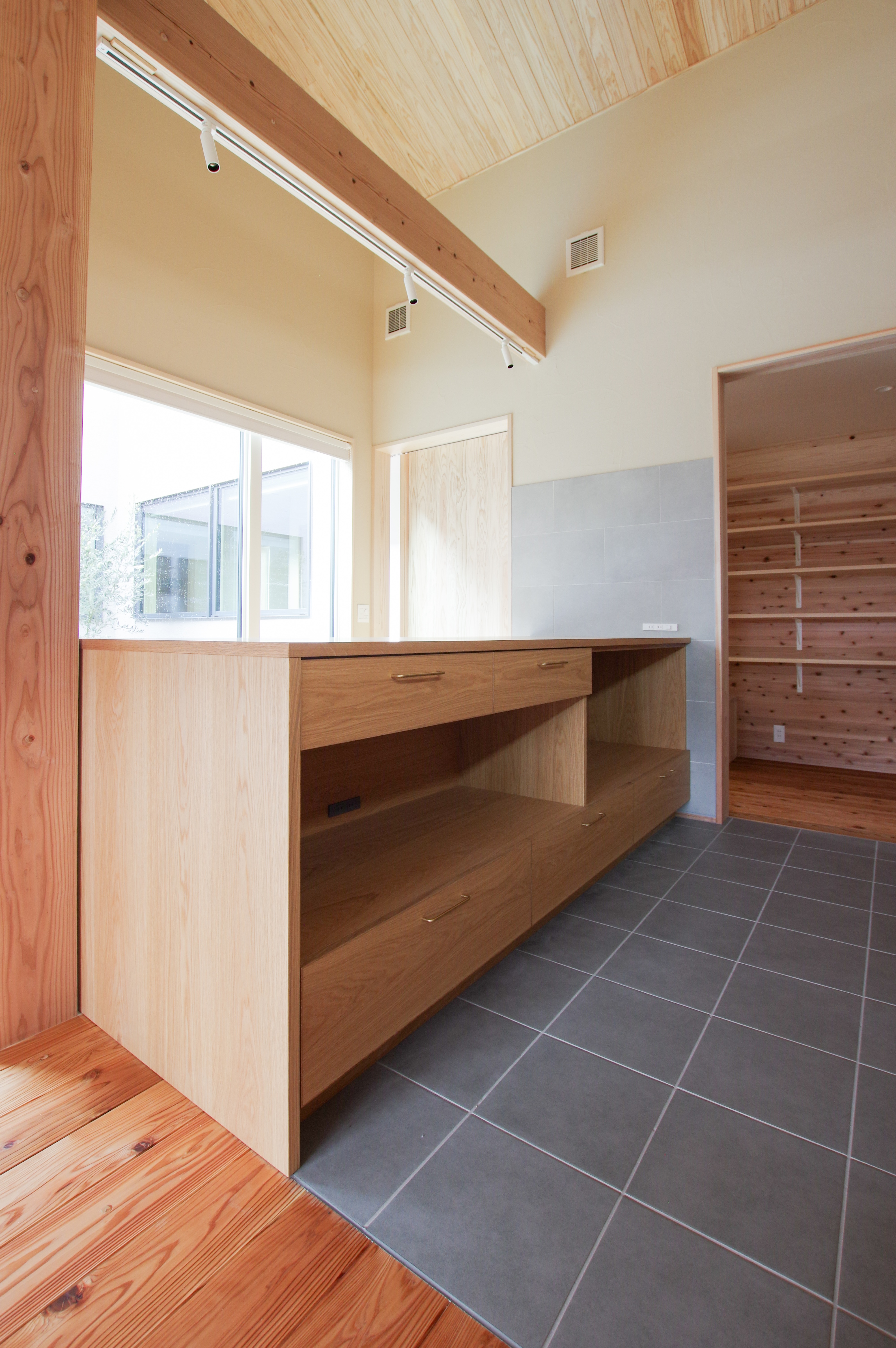 title: HOUSE 281 | Page No,308 | No.16 | sync-furniture | 株式会社 SYNC | 福岡県 家具工房 | オーダーメイドキッチン