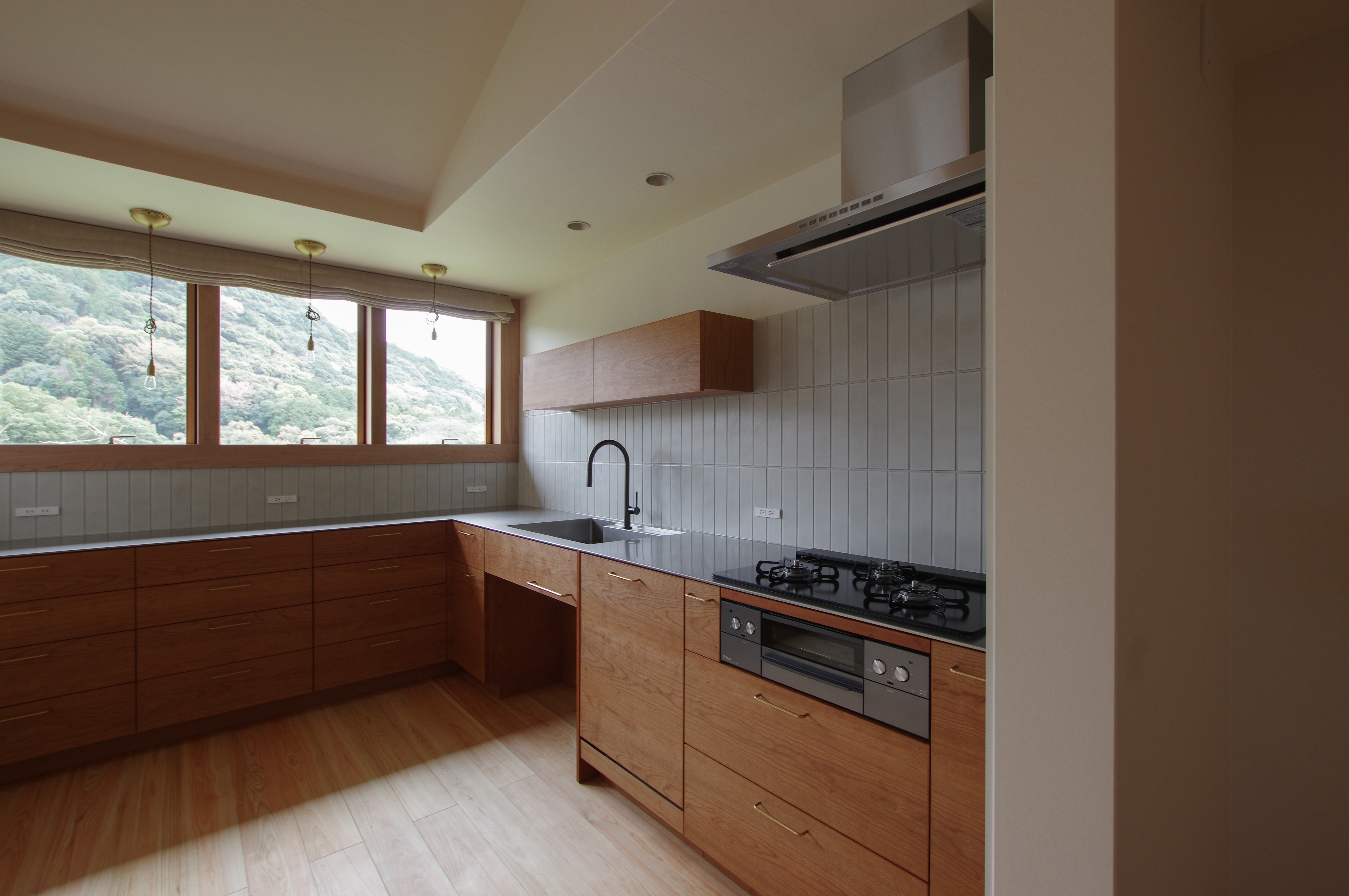 title: HOUSE 283 | Page No,310 | No.5 | sync-furniture | 株式会社 SYNC | 福岡県 家具工房 | オーダーメイドキッチン