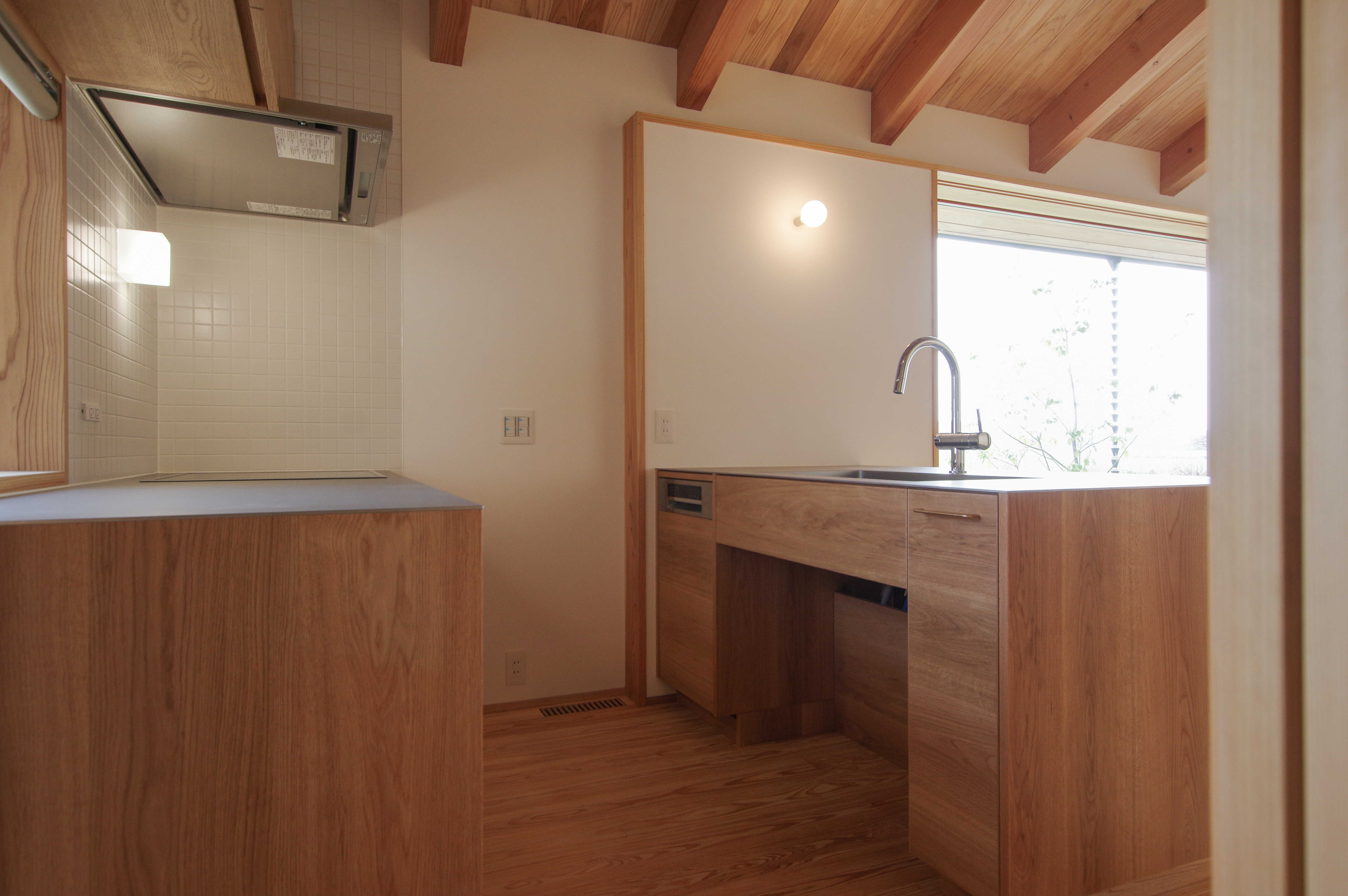 title: HOUSE 284 | Page No,311 | No.4 | sync-furniture | 株式会社 SYNC | 福岡県 家具工房 | オーダーメイドキッチン