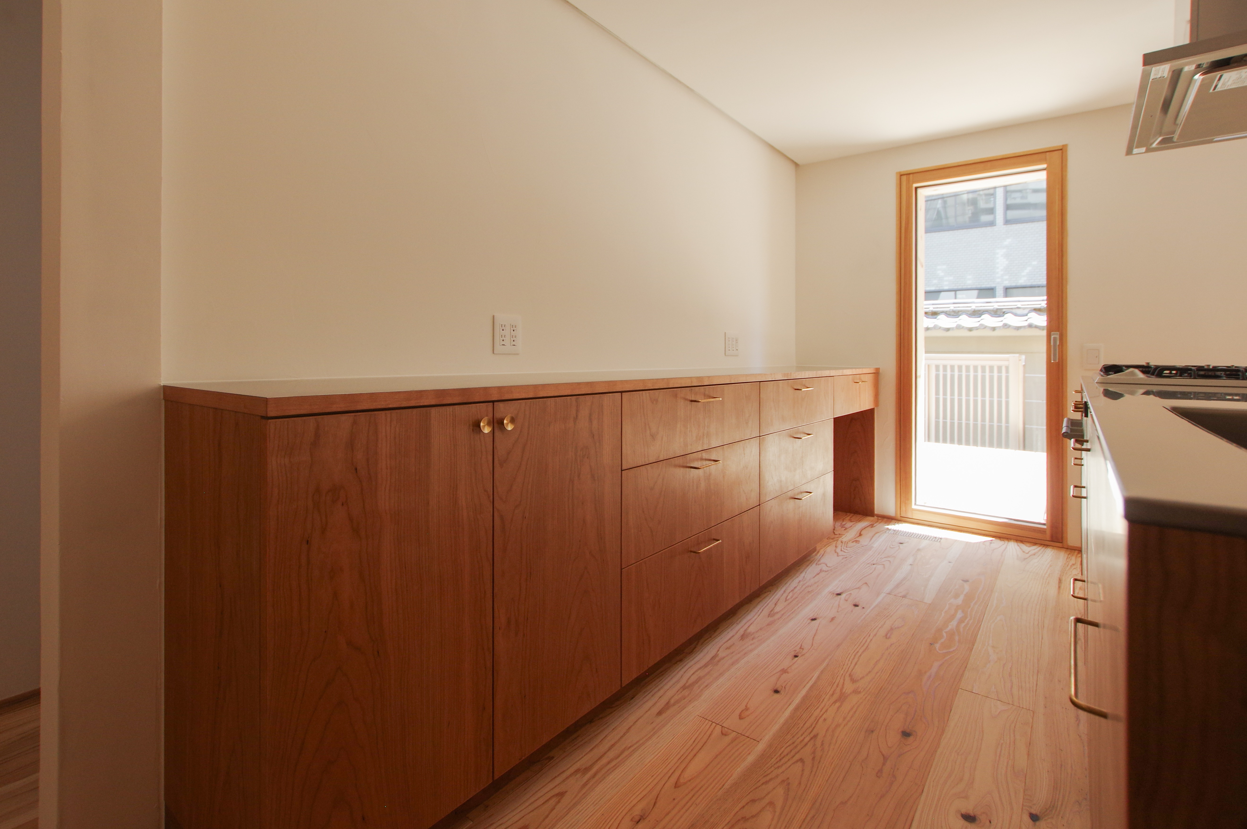 title: ステンレス天板の厚みと加工の種類 | Page No,312 | No.25 | sync-furniture | 株式会社 SYNC | 福岡県 家具工房 | オーダーメイドキッチン
