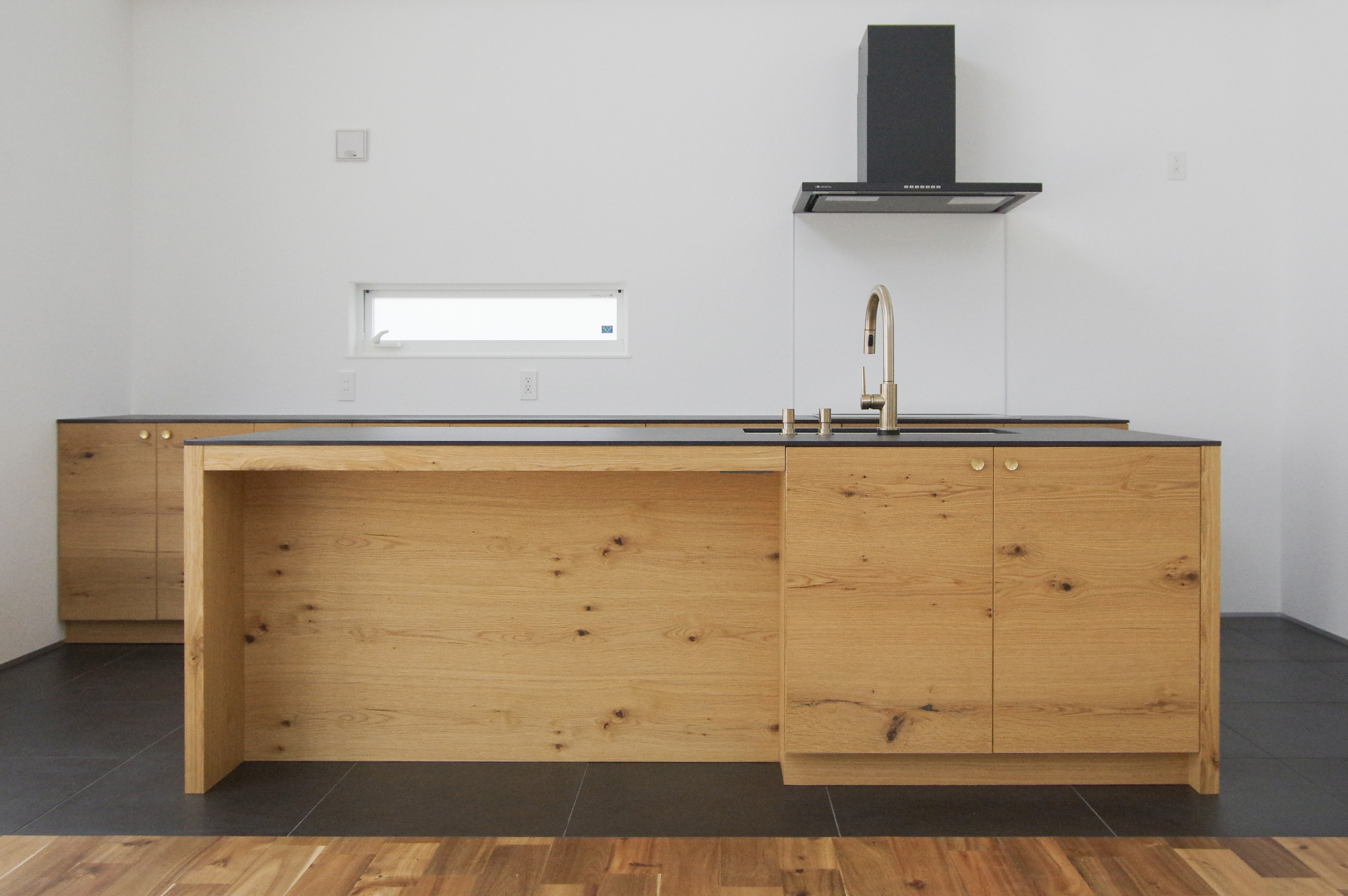 title: キッチン前面のデザイン | Page No,314 | No.11 | sync-furniture | 株式会社 SYNC | 福岡県 家具工房 | オーダーメイドキッチン