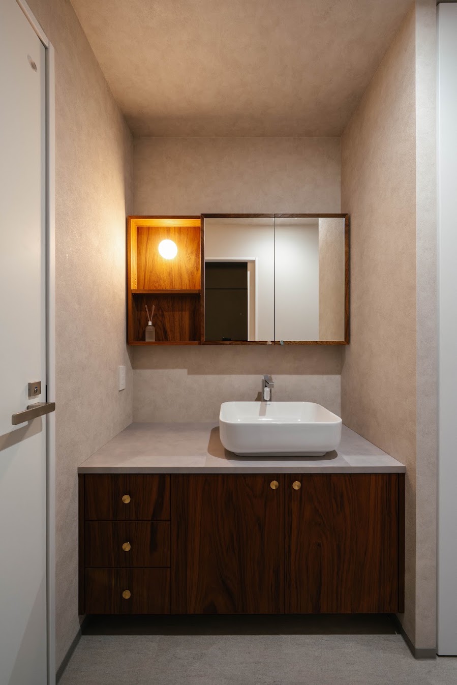 title: HOUSE 298 | Page No,330 | No.9 | sync-furniture | 株式会社 SYNC | 福岡県 家具工房 | オーダーメイドキッチン